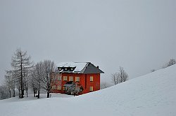la casa nella neve